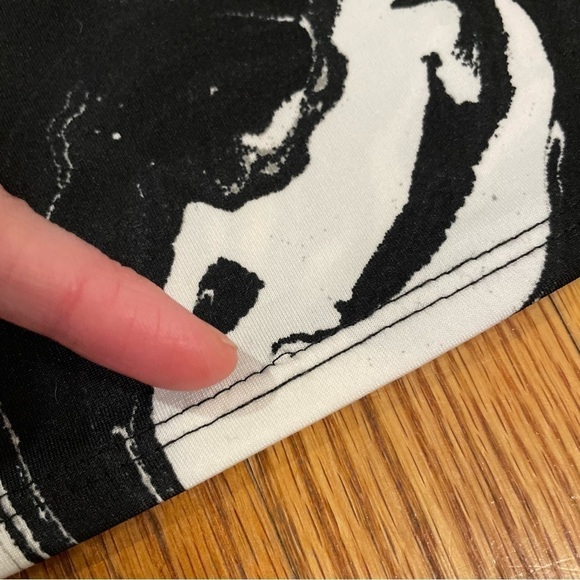 LOLA GRACE / DRY GOODS Black White Marble Swirl Geometric Sleeveless Mini Dress - Picture 11 of 12